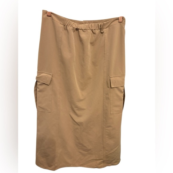 Elegant Tan Button-Front Pencil Skirt - Picture 3 of 3